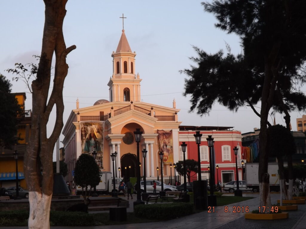 Iglesia Matriz del Callao fotografiada en 2016. Imagen de referencia, no corresponde a las actividades de octubre de 2026.